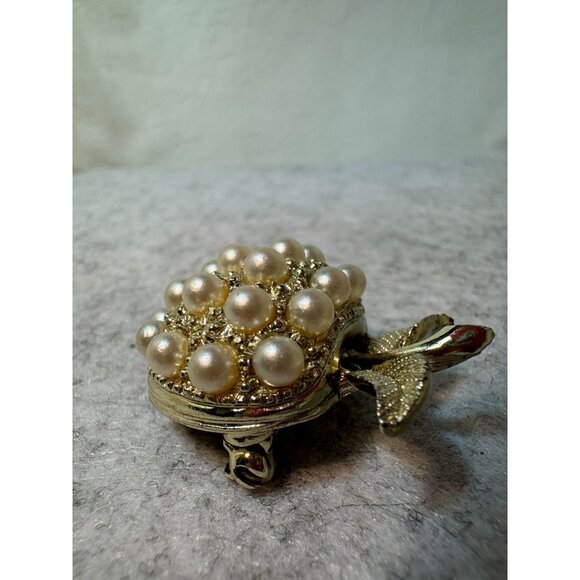 Vintage Gold Tone Brooch With Faux Pearl Apple Design teacher gift - Picture 5 of 8